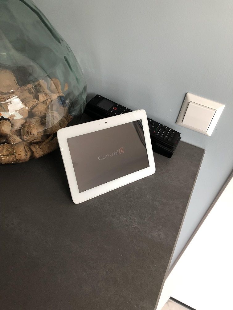 Tablet aangestuurd door Control4 smart home in de Meern Utrecht